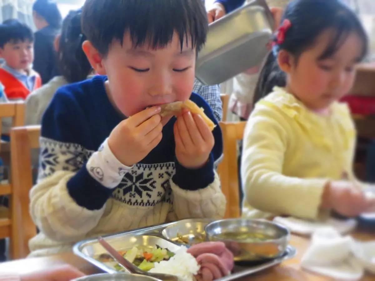 2025年幼儿园最新食谱，开启味蕾之旅，培养成长自信与成就感