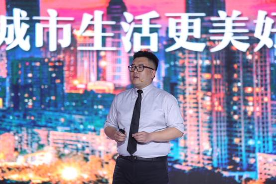 沈阳城市之光最新动态，城市之光下的温馨日常
